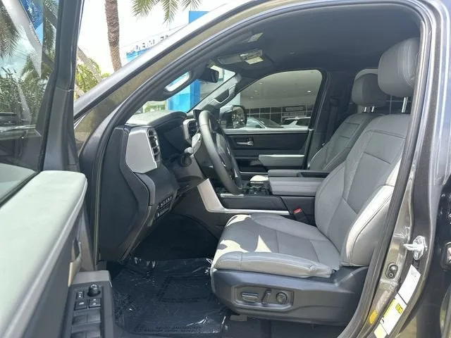 2025 Toyota Tundra 4WD Limited photo 30