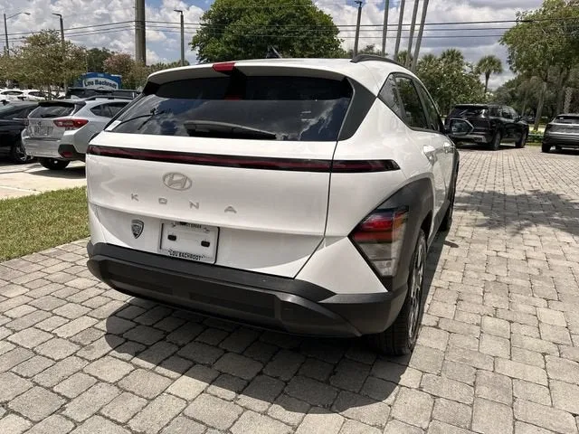 2025 Hyundai Kona SEL photo 38