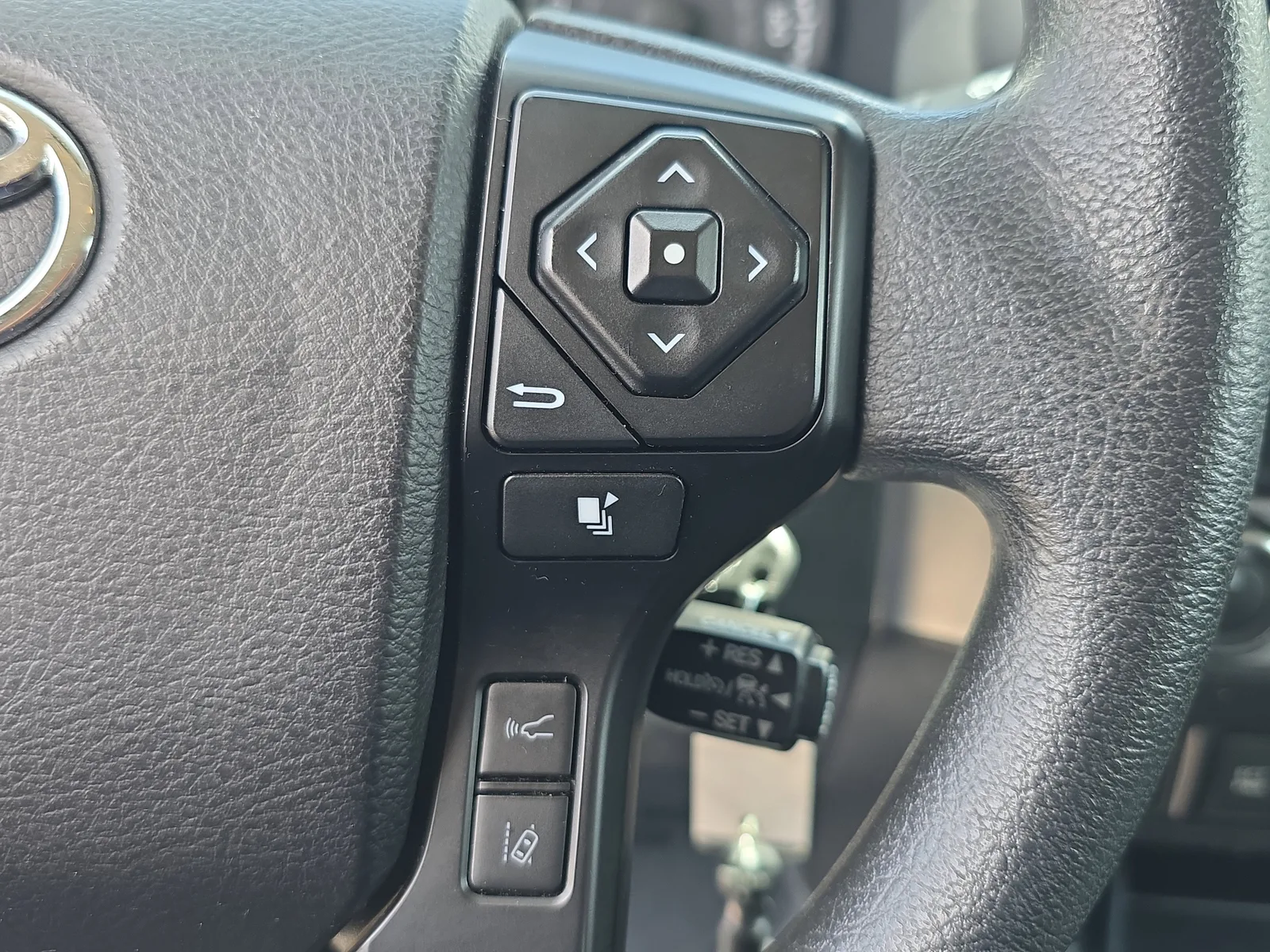 2021 Toyota Tacoma 4WD SR photo 27