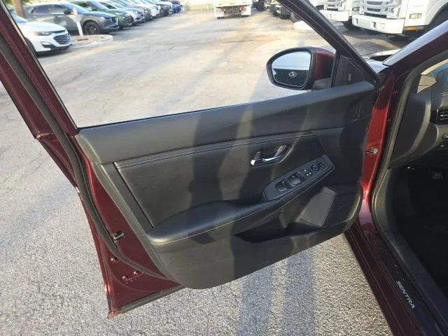 2020 Nissan Sentra SV photo 14