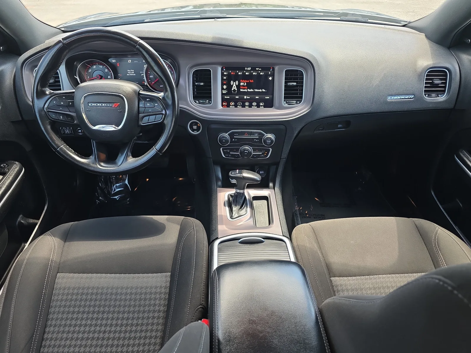2023 Dodge Charger SXT photo 17