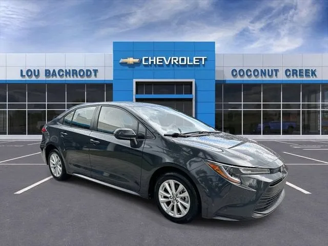 2023 Toyota Corolla LE photo 2