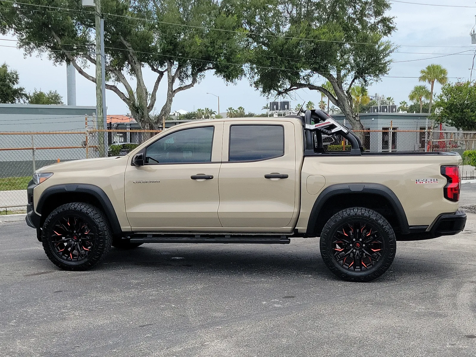 2023 Chevrolet Colorado Trail Boss photo 6