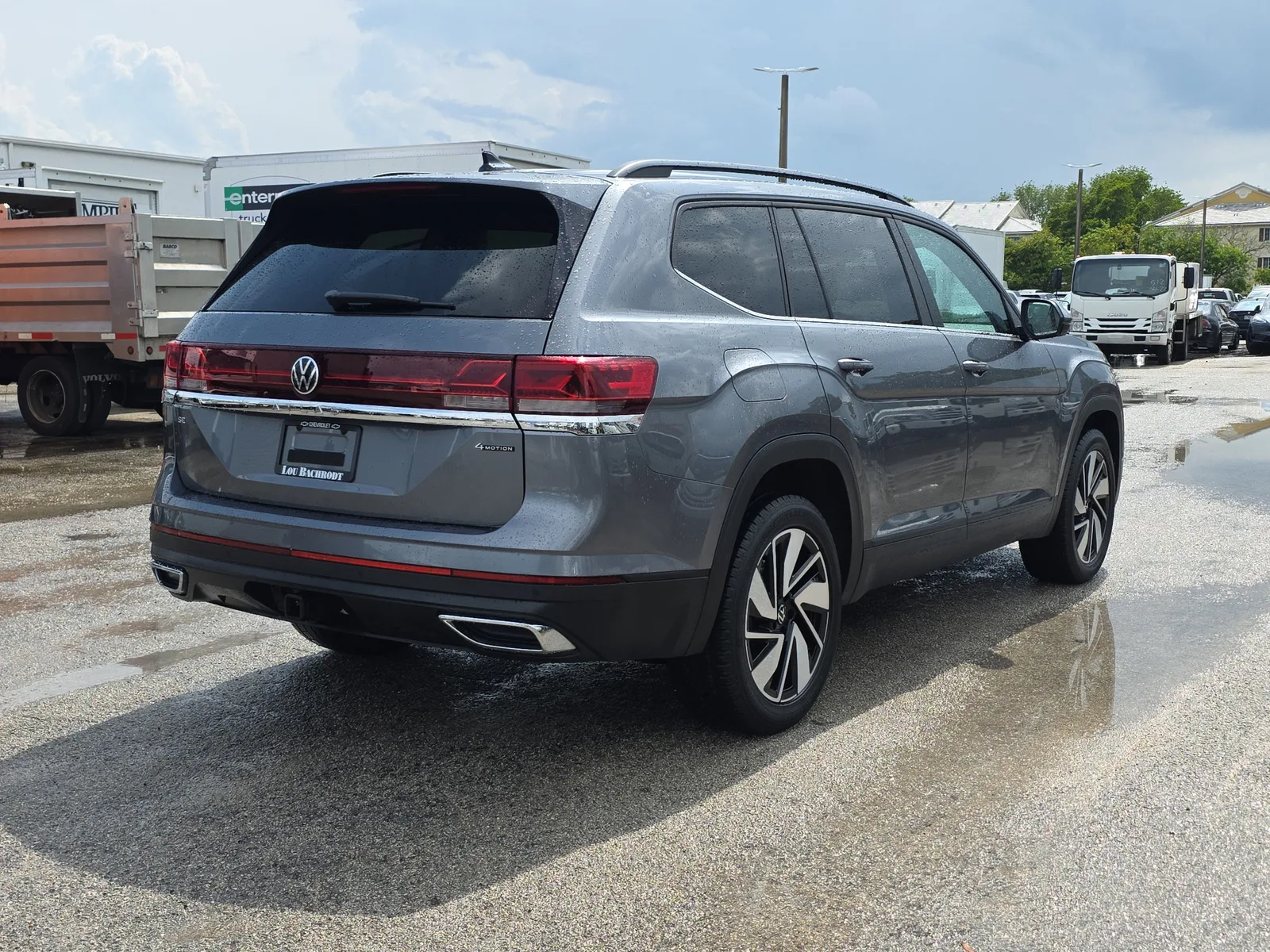 2024 Volkswagen Atlas 2.0T SE w/Technology photo 7
