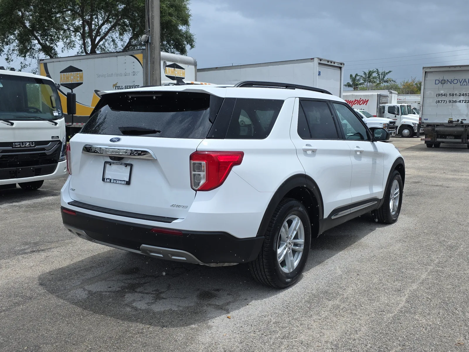 2024 Ford Explorer XLT photo 7