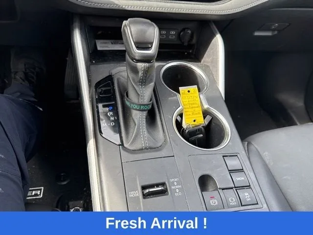 2024 Toyota Highlander LE photo 8