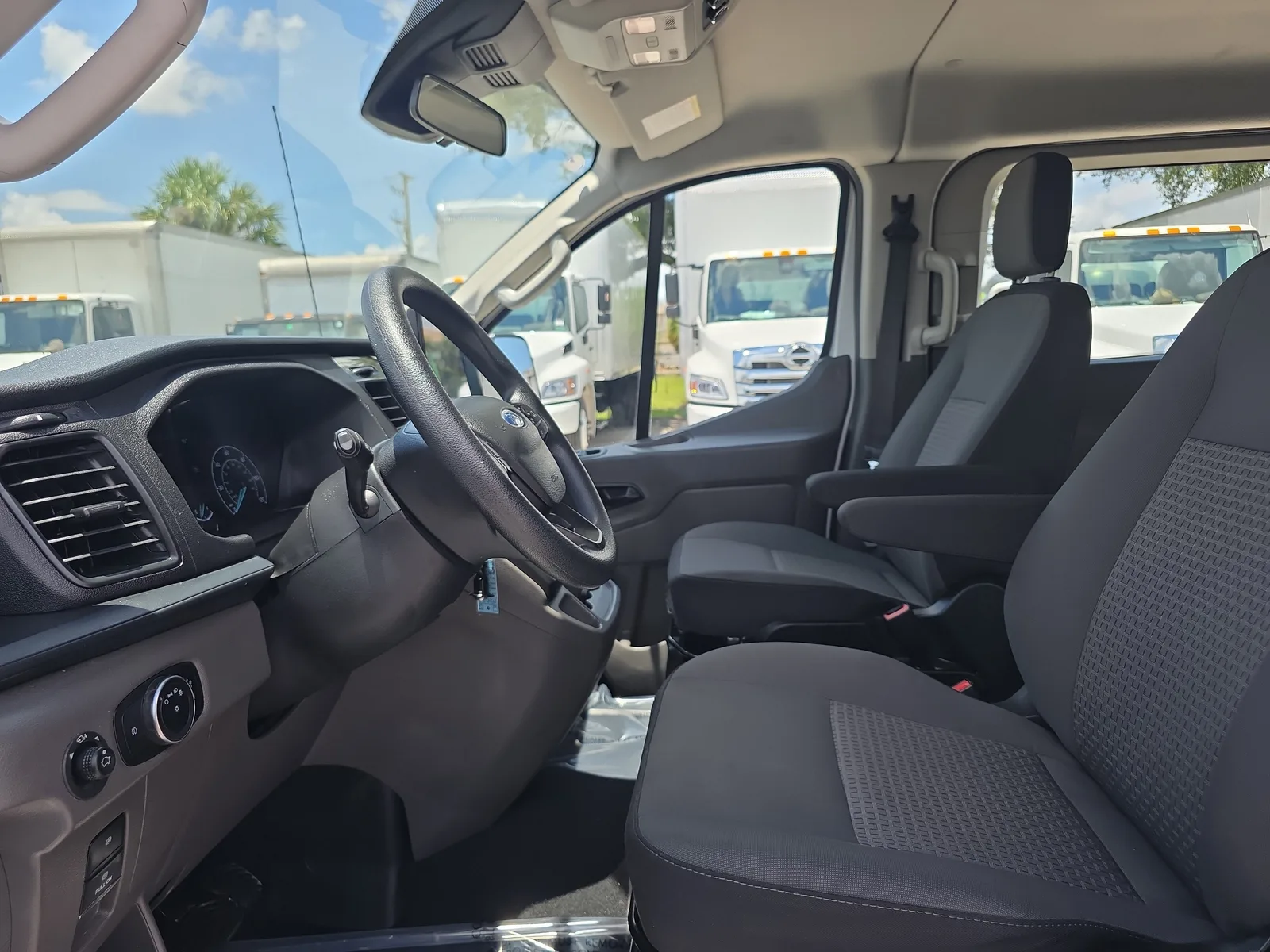 2024 Ford Transit Passenger Wagon XL photo 23