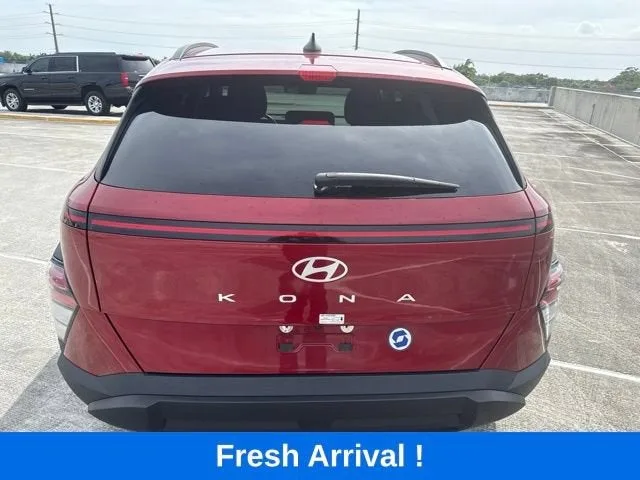 2025 Hyundai Kona SEL photo 16