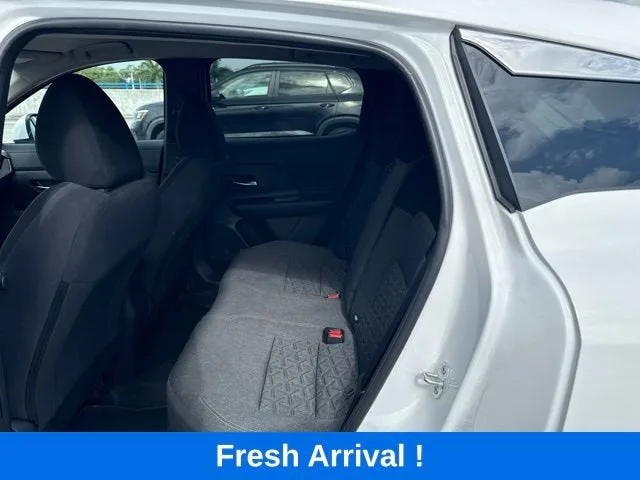 2025 Nissan Kicks SV photo 3