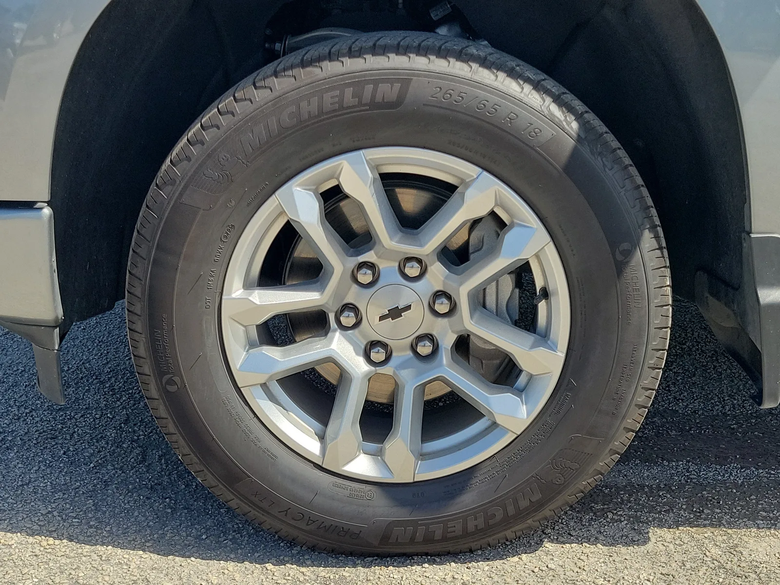 2026 Chevrolet Silverado 1500 RST photo 2