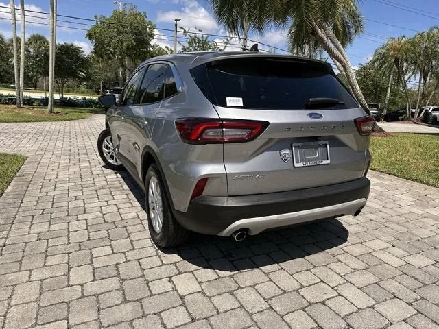 2023 Ford Escape Active photo 12