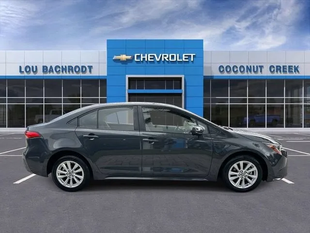 2023 Toyota Corolla LE photo 9