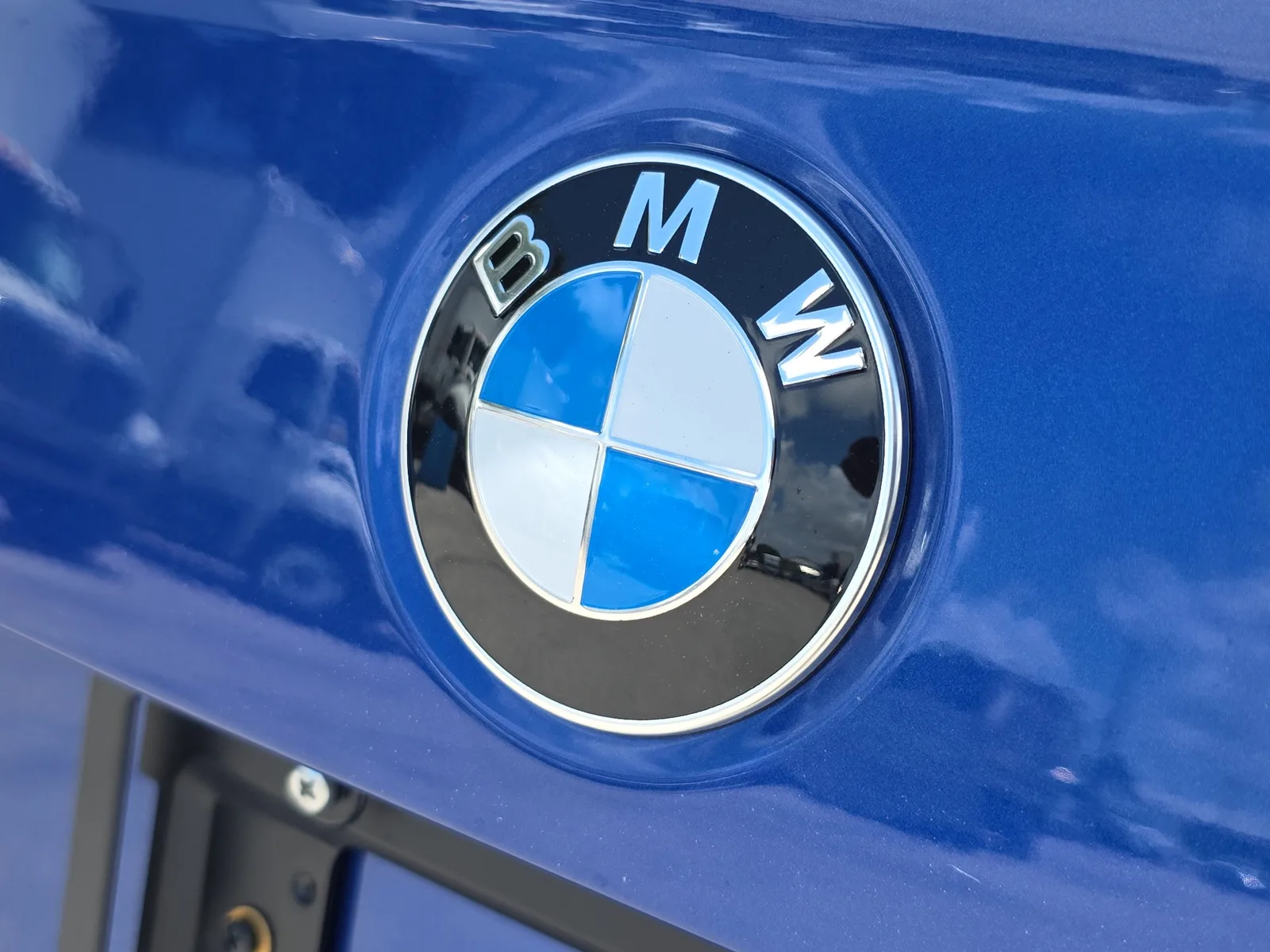 2025 BMW 2 Series 230i photo 9