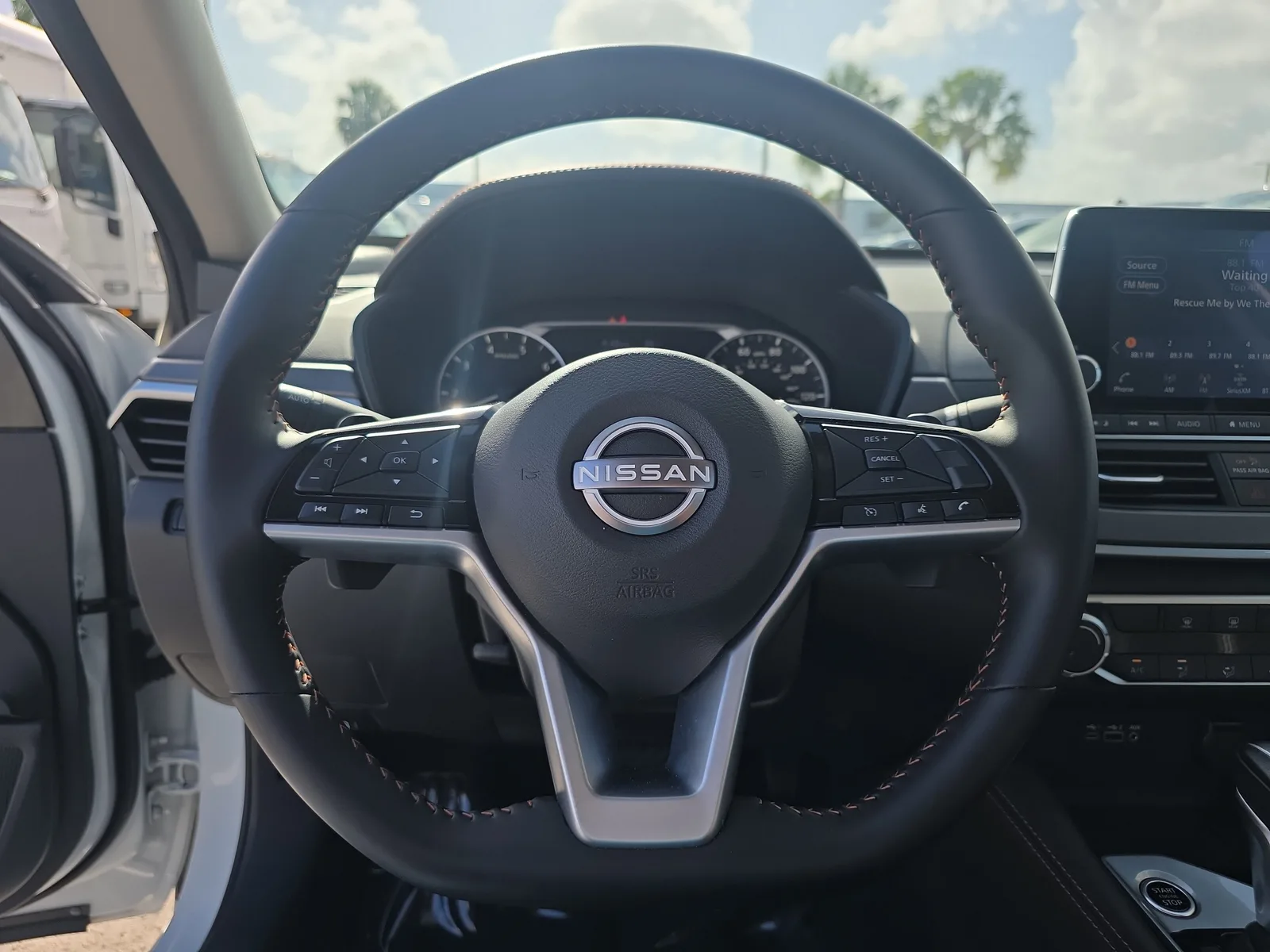 2025 Nissan Altima SR photo 31