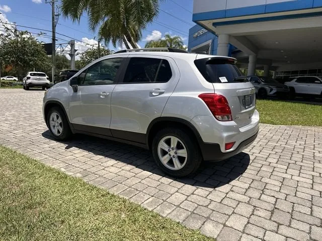 2022 Chevrolet Trax LT photo 33