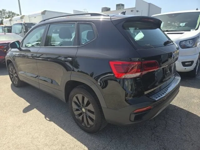 2023 Volkswagen Taos S photo 2