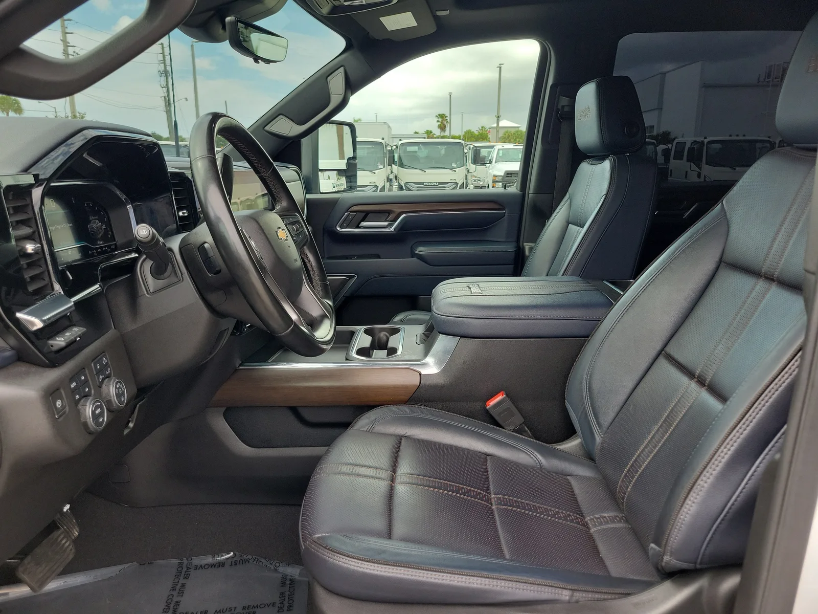 2024 Chevrolet Silverado 2500 HD High Country photo 17
