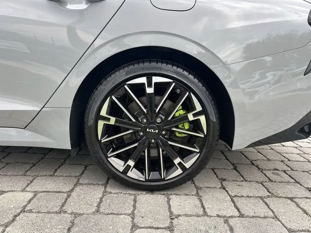 2025 Kia K5 GT photo 11