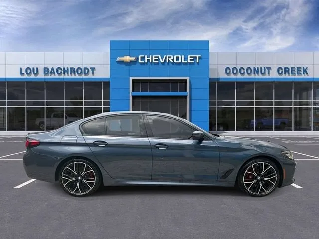 2023 BMW 5 Series 530i photo 9