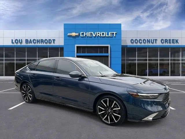 2023 Honda Accord Hybrid Touring photo 2