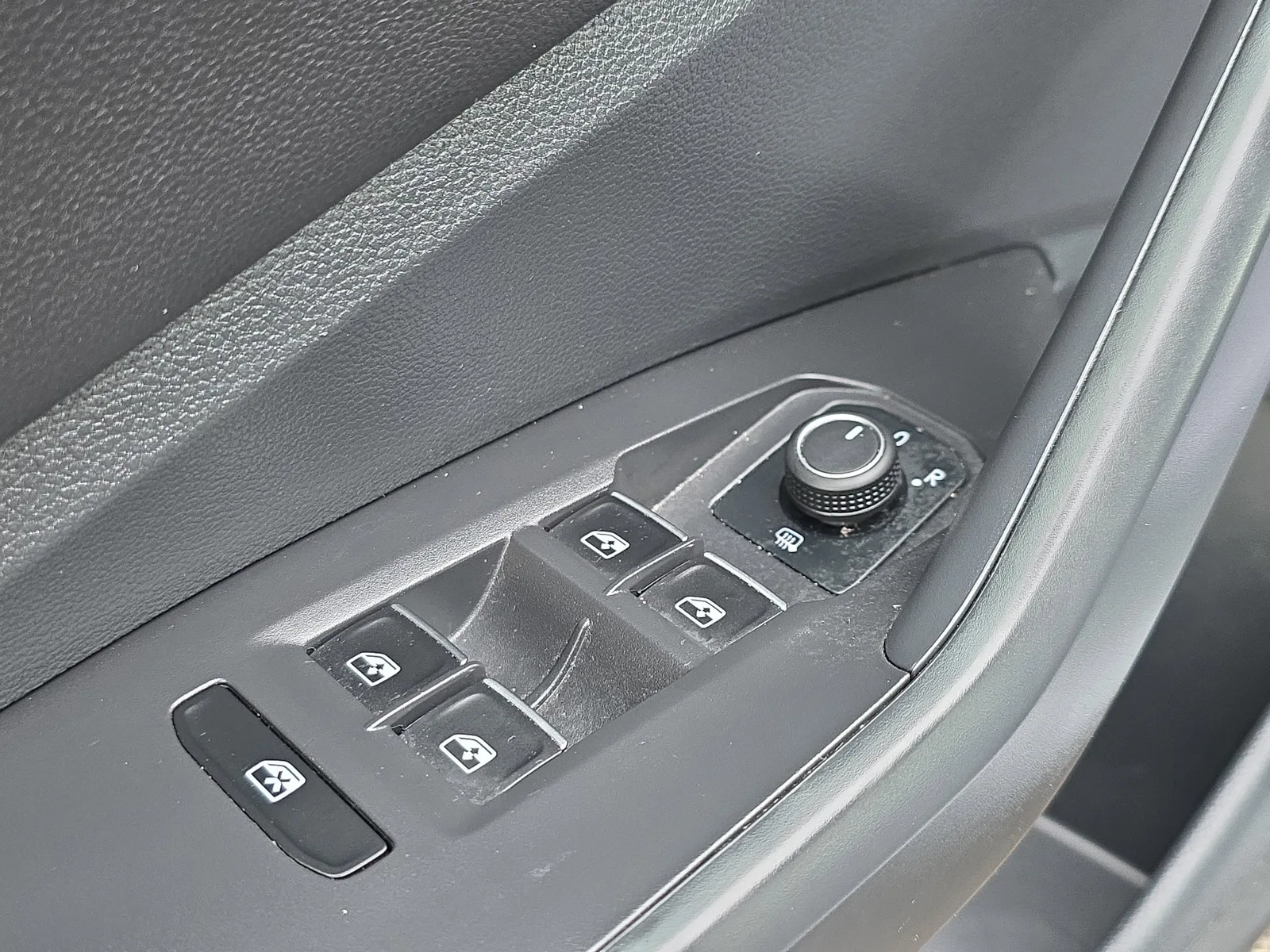 2024 Volkswagen Jetta SE photo 22