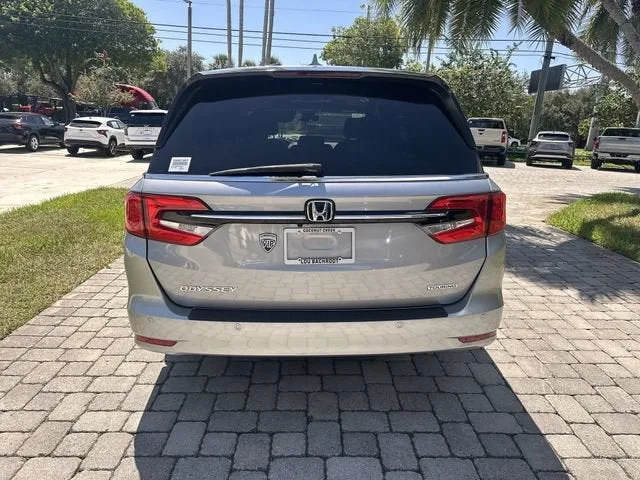 2023 Honda Odyssey Touring photo 35
