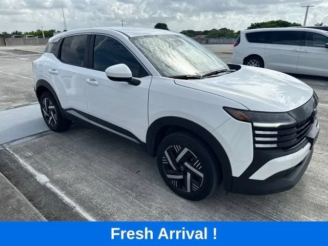 2025 Nissan Kicks SV photo 12