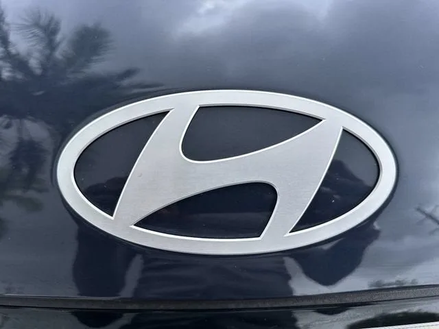 2025 Hyundai Kona SEL photo 10