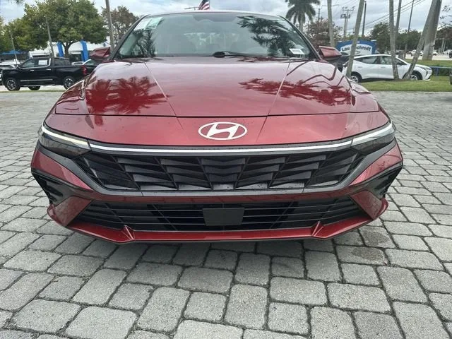 2025 Hyundai Elantra SEL Convenience photo 20