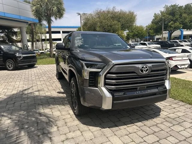 2025 Toyota Tundra 4WD Limited photo 17