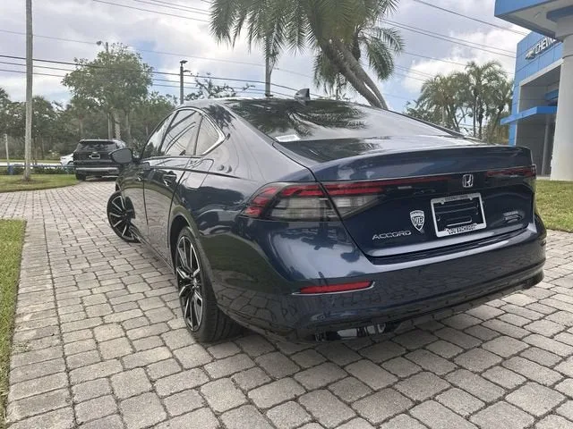 2023 Honda Accord Hybrid Touring photo 12