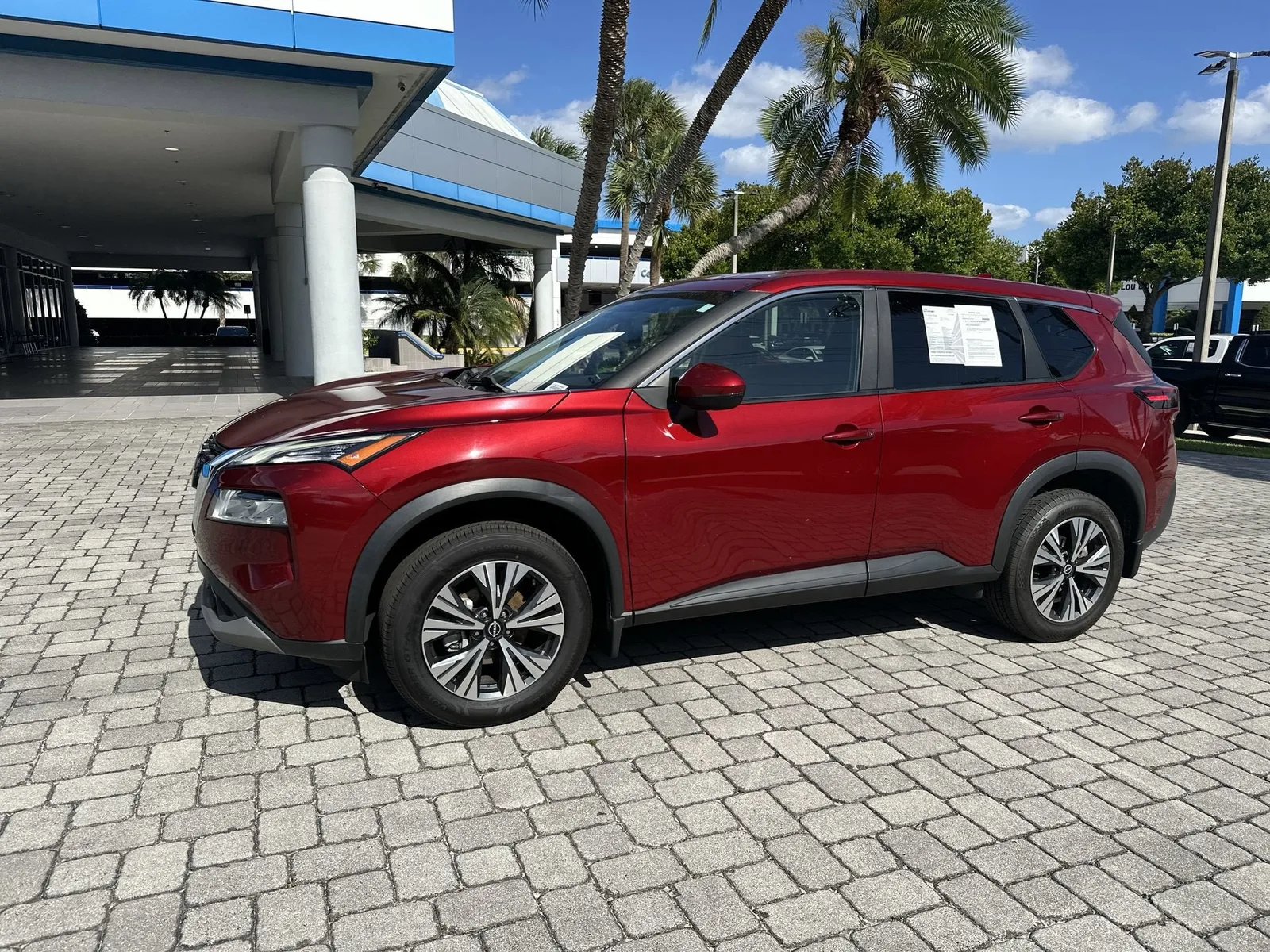 2023 Nissan Rogue SV photo 18
