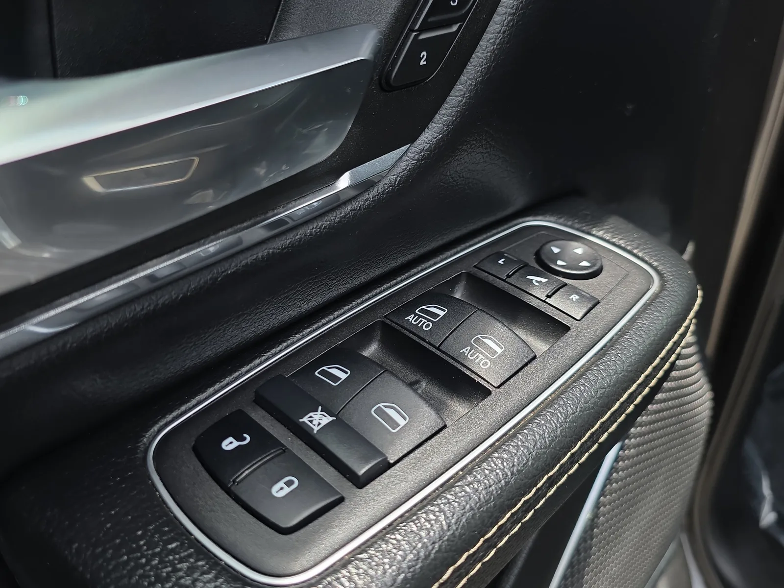 2024 RAM 1500 Laramie photo 21