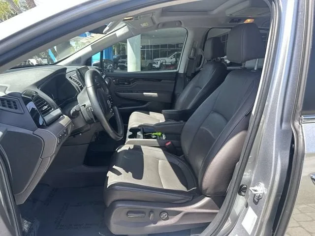2023 Honda Odyssey Touring photo 30