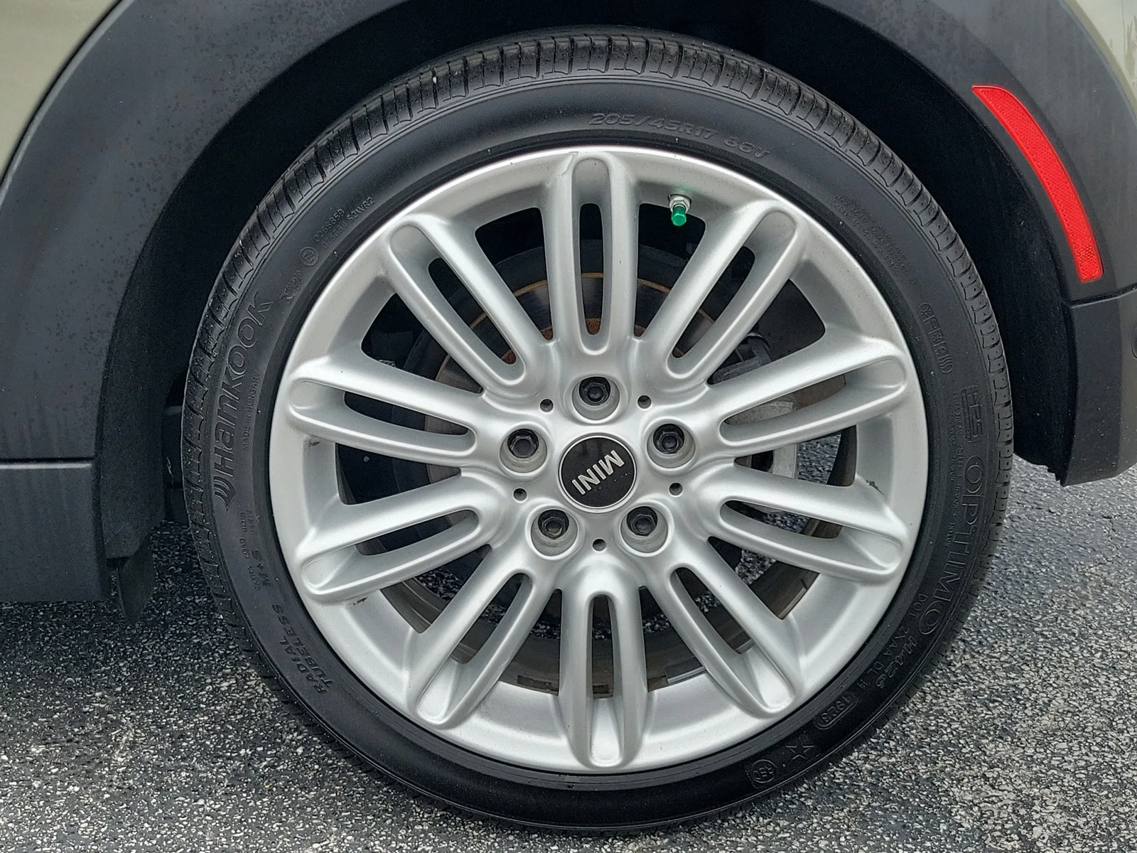 2019 MINI Hardtop 2 Door Cooper S photo 9