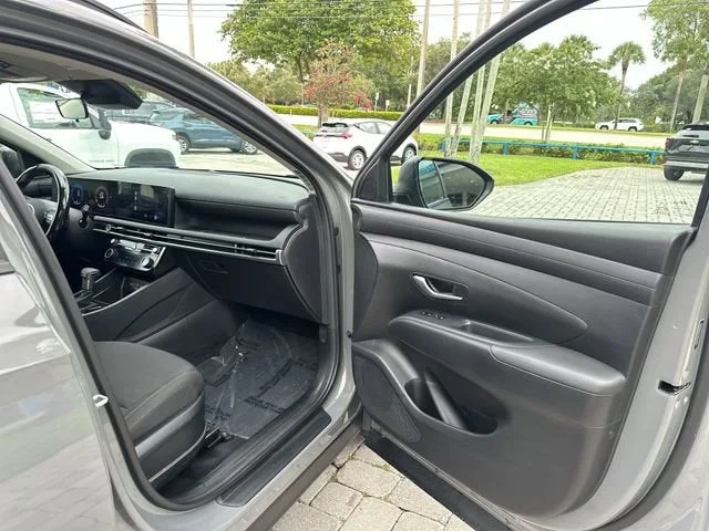 2025 Hyundai Tucson SEL photo 23
