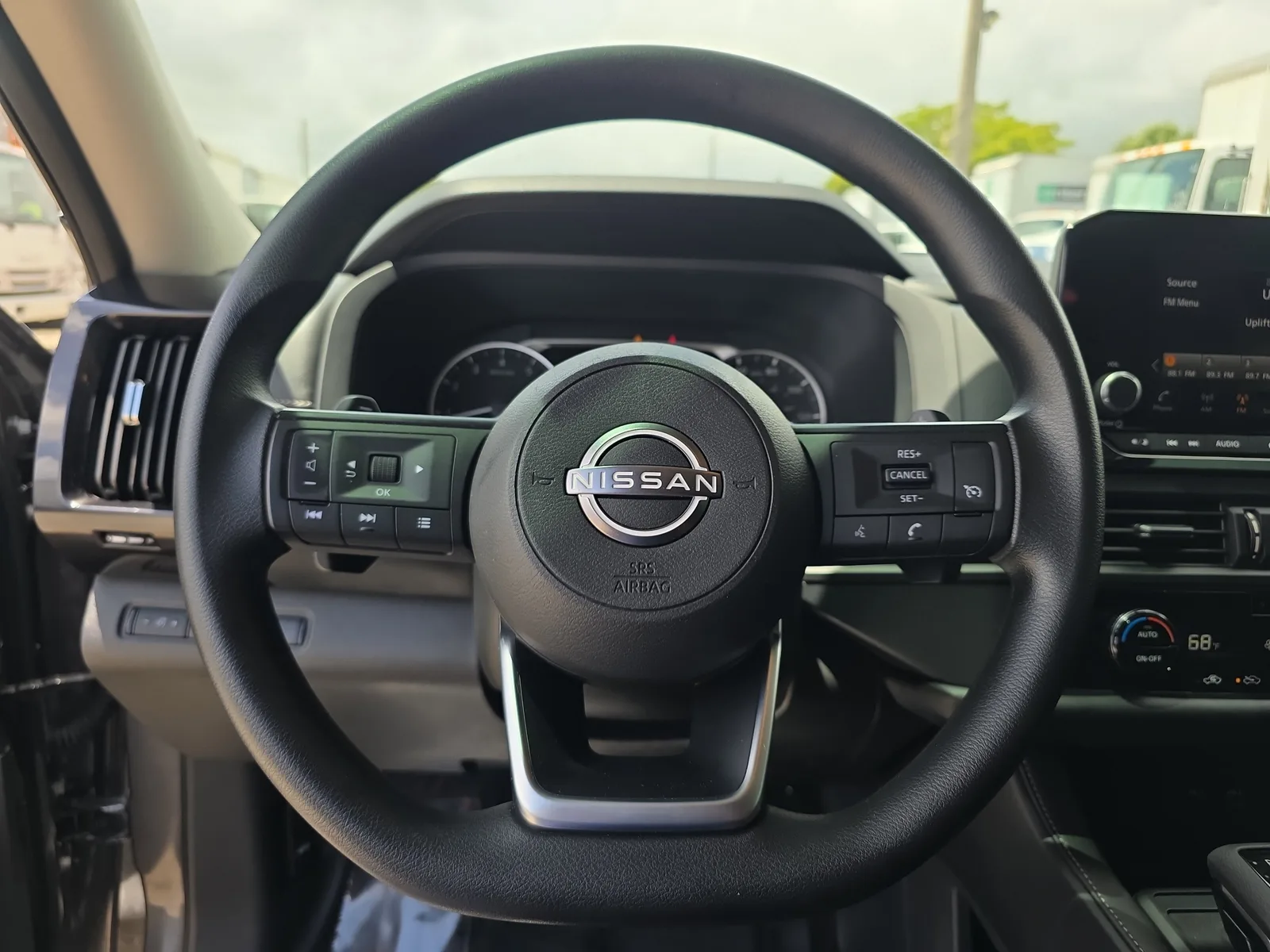 2024 Nissan Pathfinder S photo 28