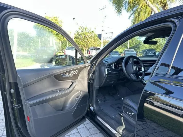 2025 Audi Q7 Prestige photo 22