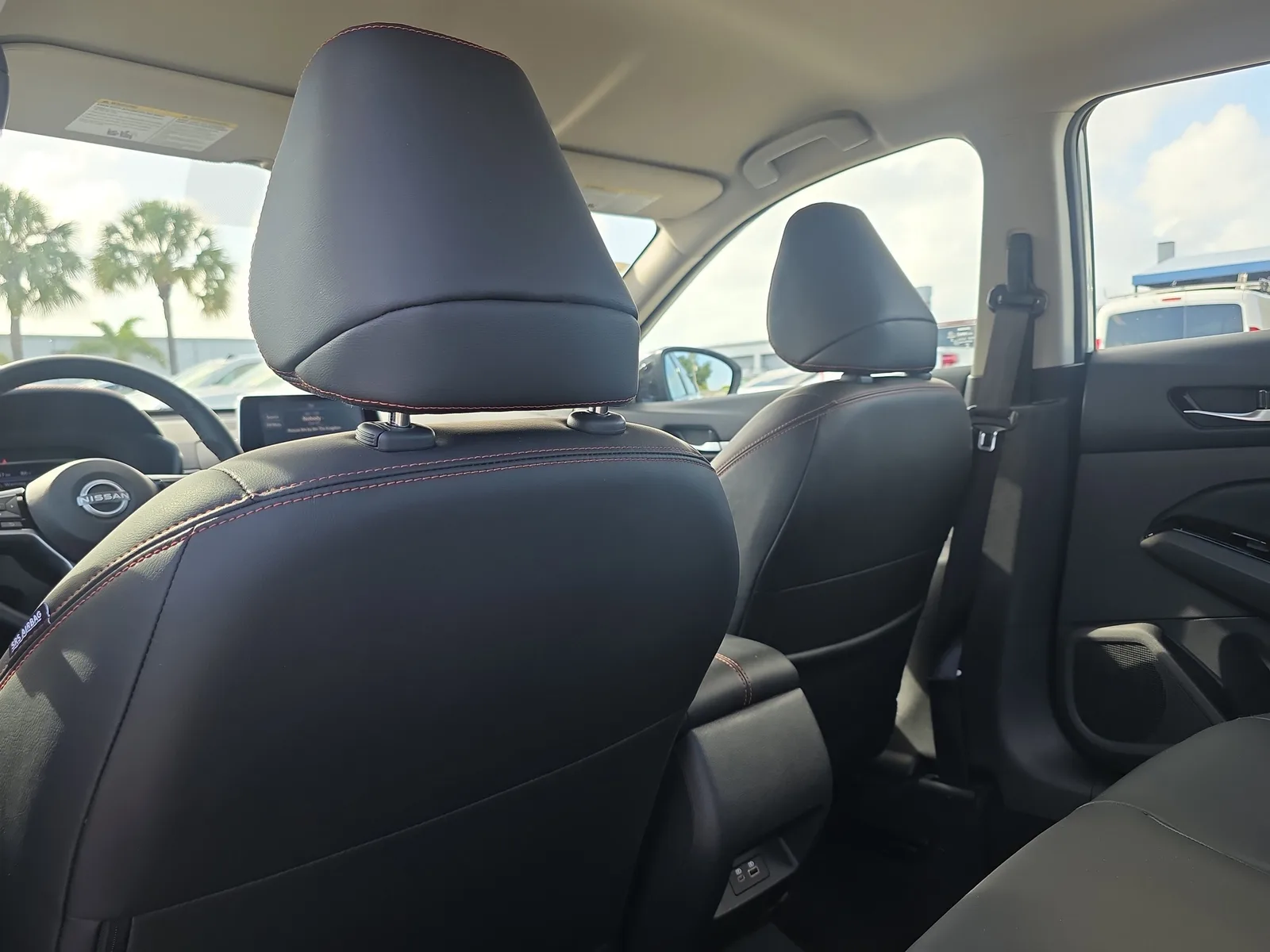 2025 Nissan Altima SR photo 18