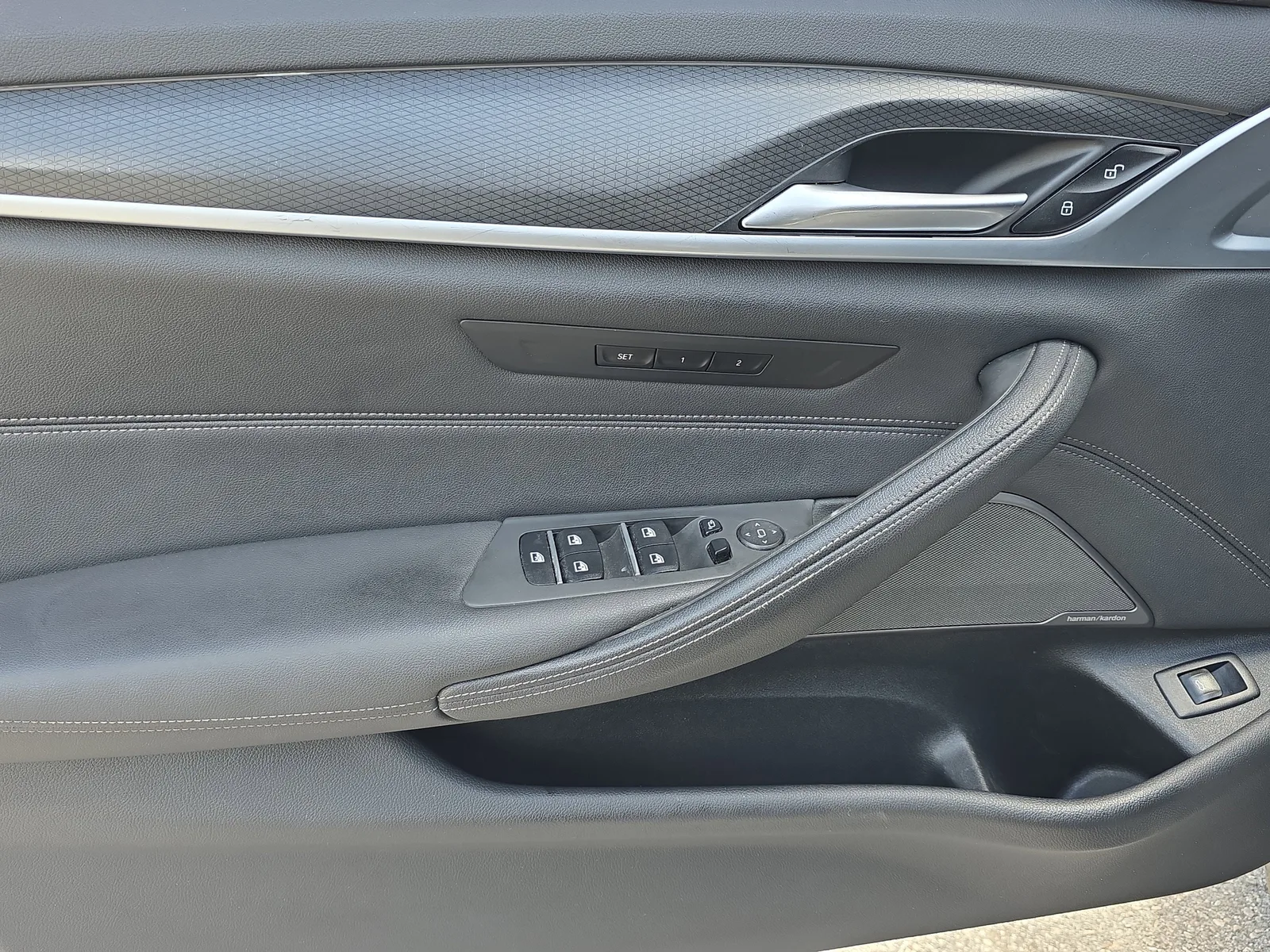 2023 BMW 5 Series 530i photo 19