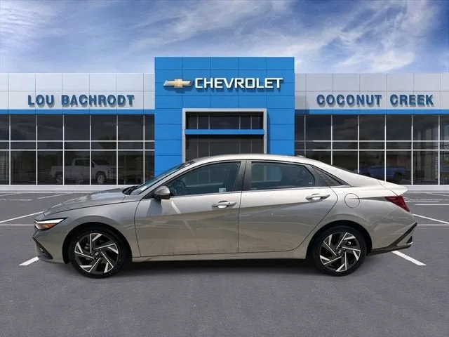 2025 Hyundai Elantra SEL Convenience photo 5