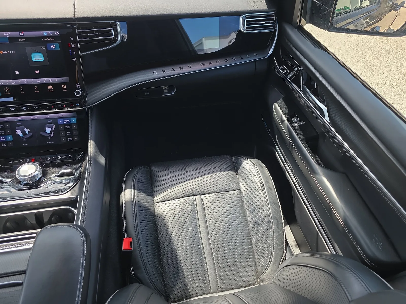 2024 Jeep Grand Wagoneer L Series II photo 21
