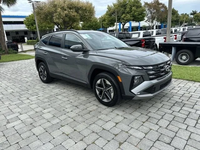 2025 Hyundai Tucson SEL photo 16
