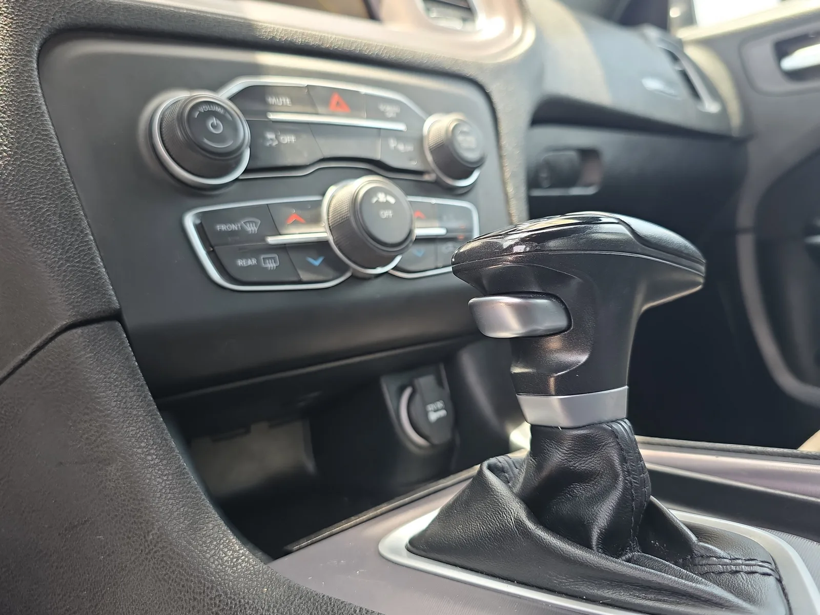 2023 Dodge Charger SXT photo 32