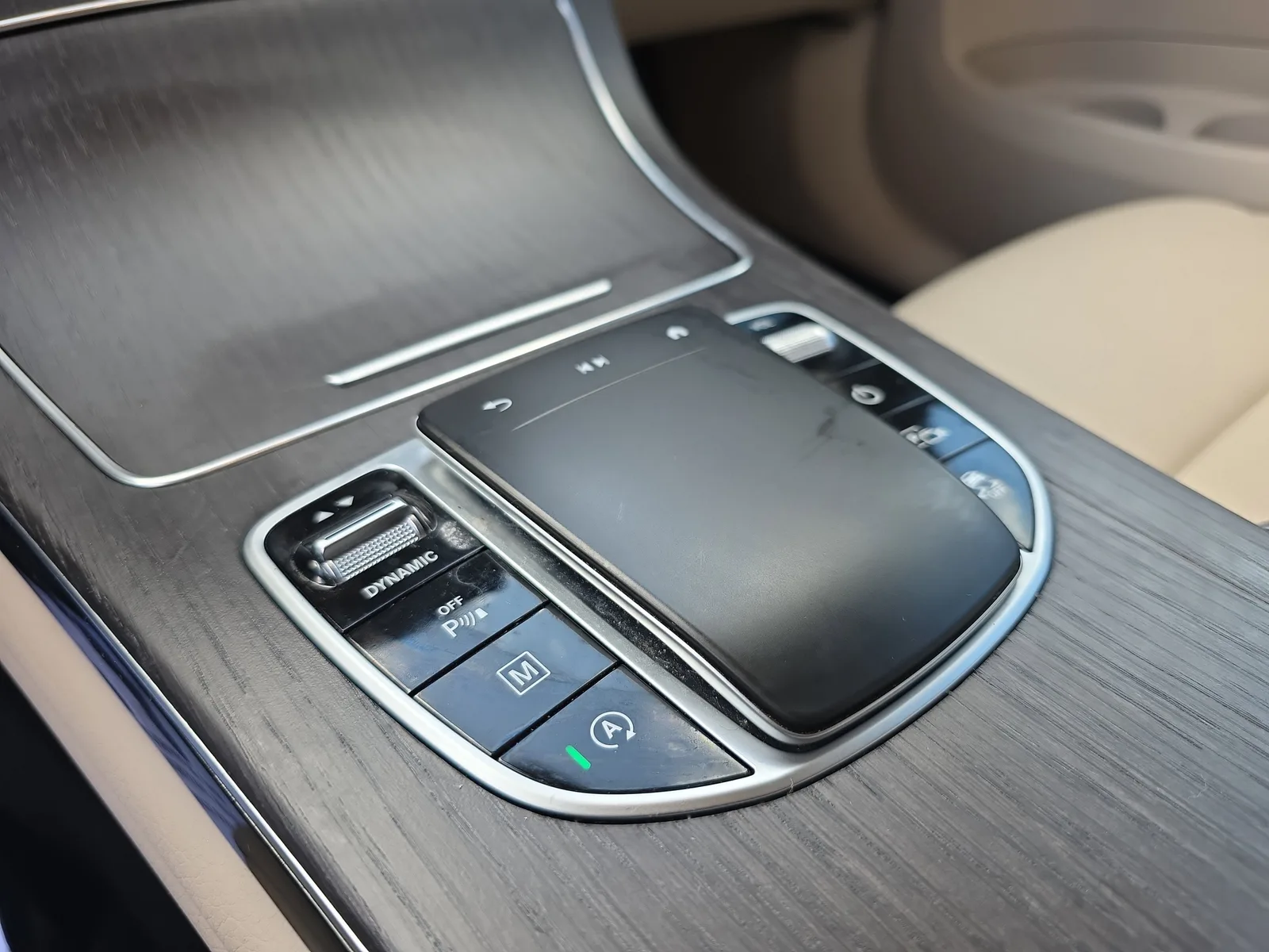 2022 Mercedes-Benz GLC GLC 300 photo 32