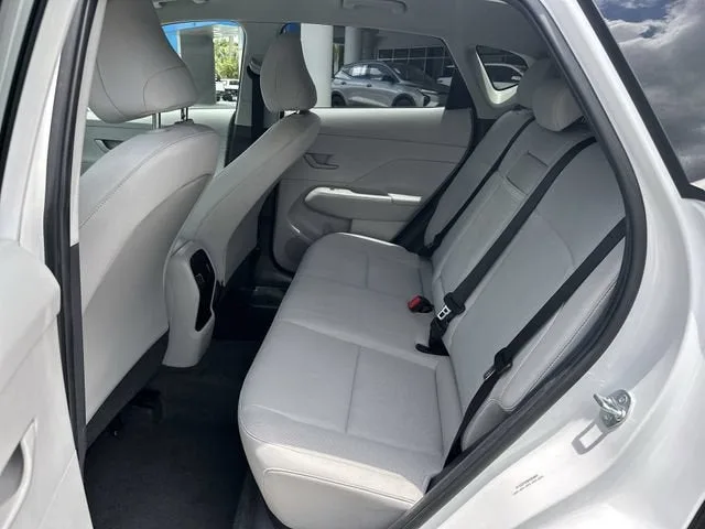2025 Hyundai Kona SEL photo 27