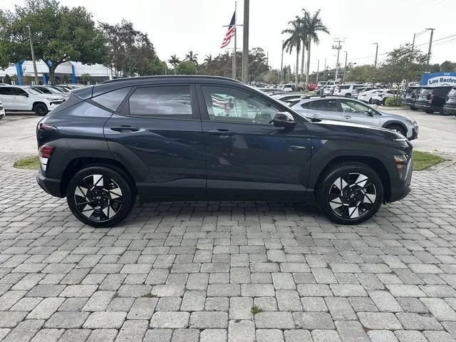 2025 Hyundai Kona SEL photo 14