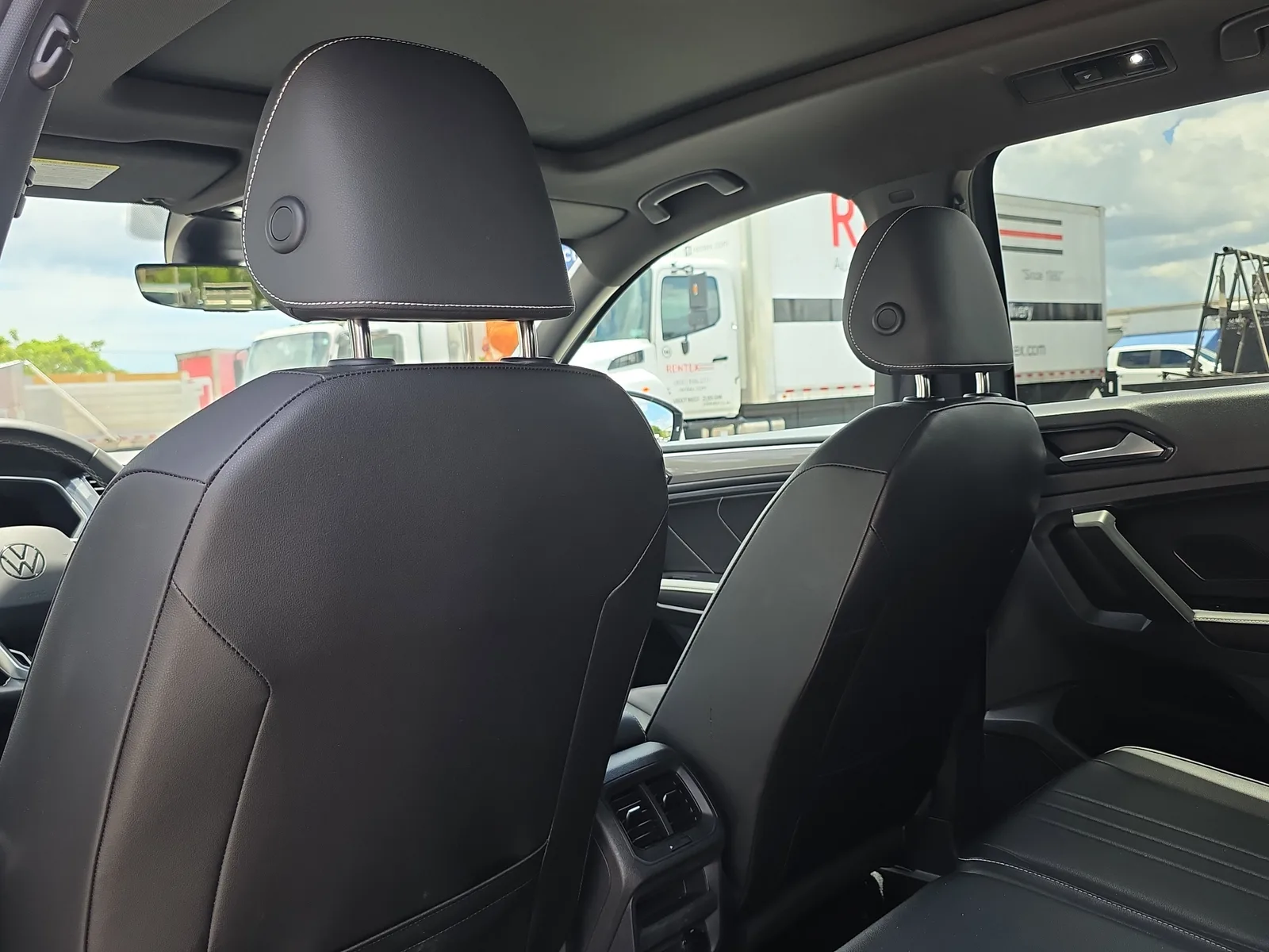 2023 Volkswagen Tiguan SE R-Line Black photo 14