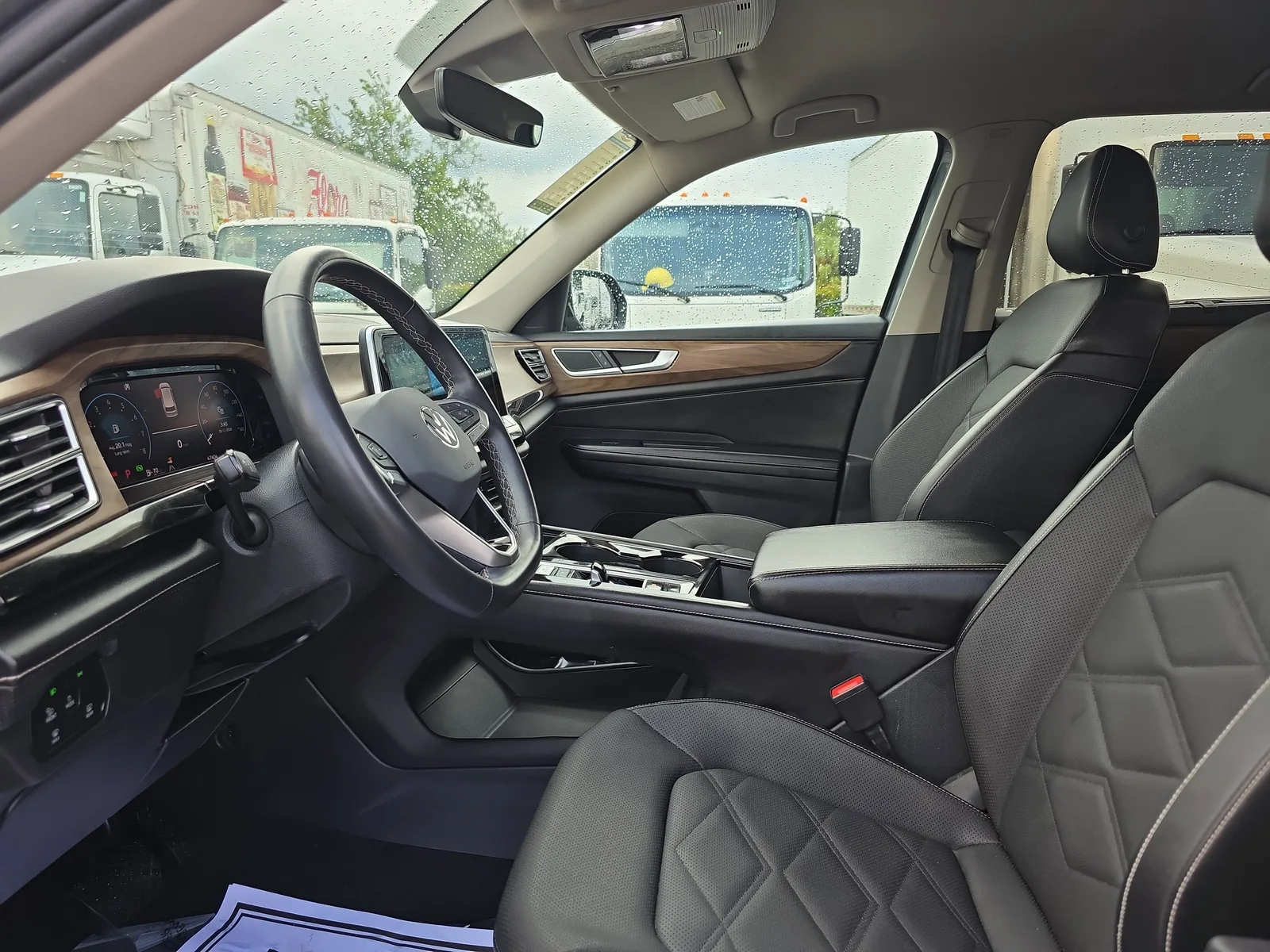 2024 Volkswagen Atlas 2.0T SE w/Technology photo 25
