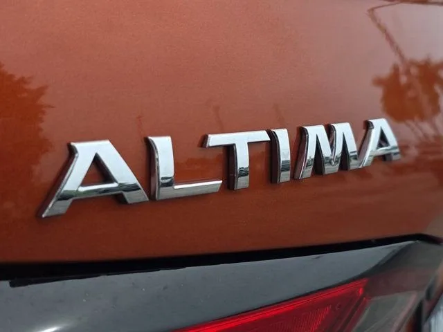 2022 Nissan Altima 2.5 SR photo 10